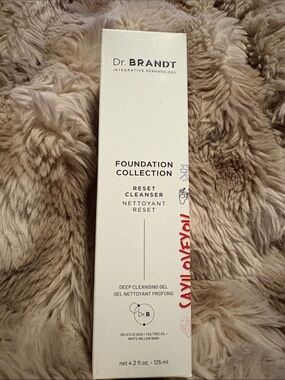 Dr. Brandt Reset Cleanser - White with Red Accent